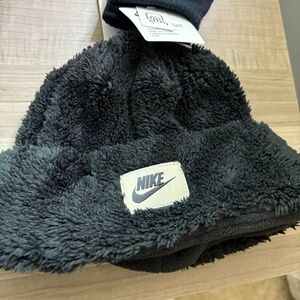 Nike Cozy Peak Beanie and Glove Set - Small Adult/Tween Sized